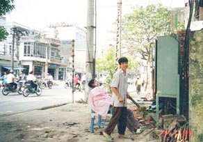 hanoi_barbar03.jpg (27734 バイト)