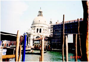 venezia01.jpg (26637 バイト)