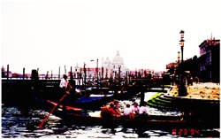 venezia02.jpg (19152 バイト)